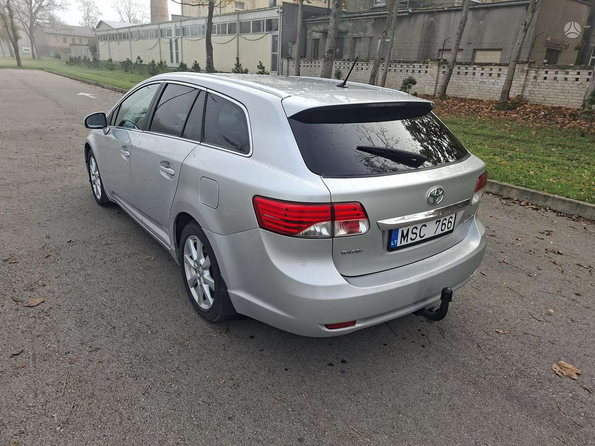 Toyota Avensis 2012 — photo 5