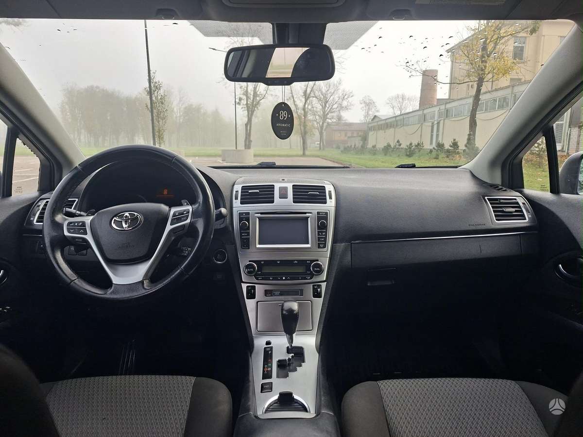 Toyota Avensis 2012 — photo 6