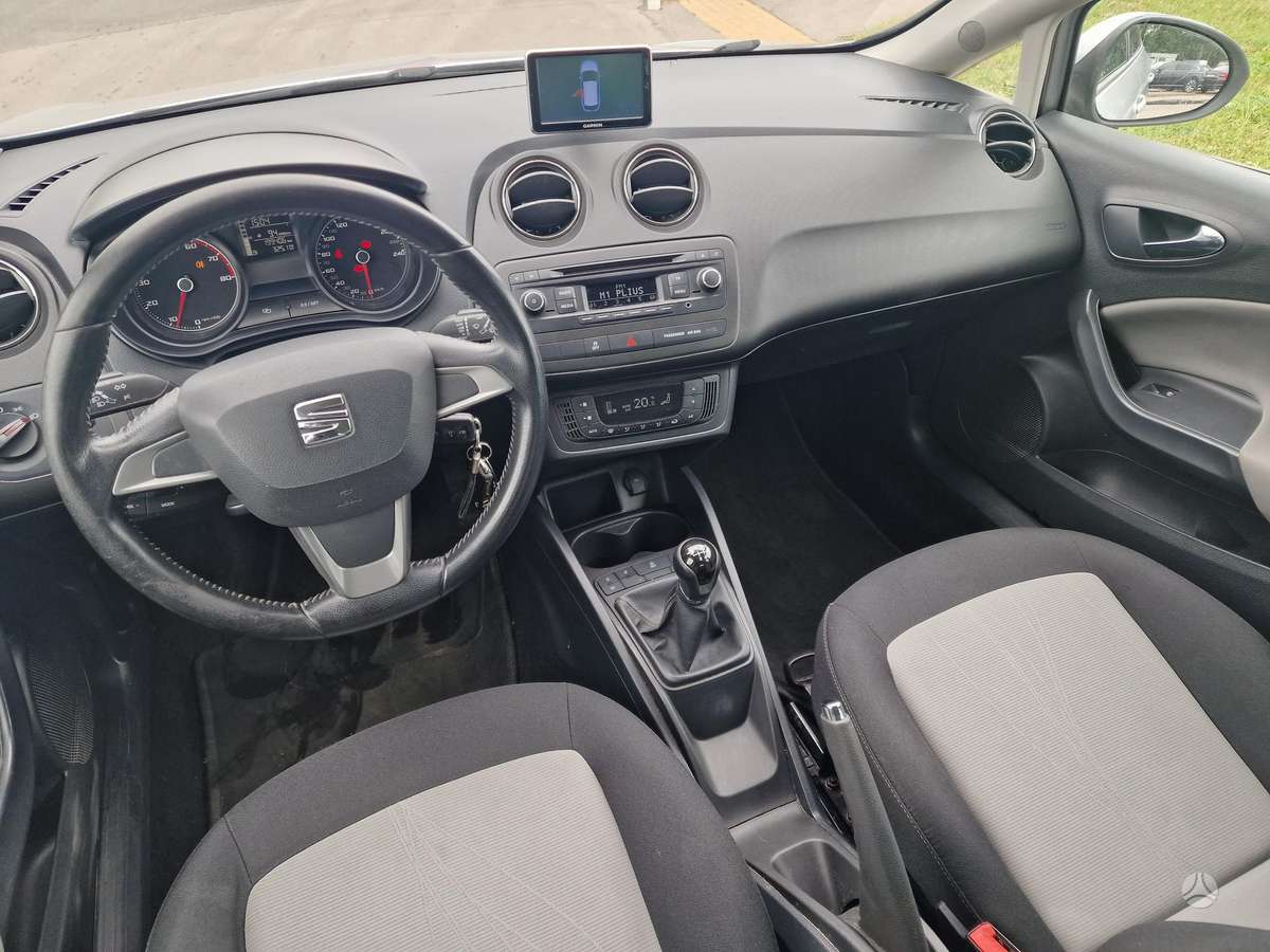 Seat Ibiza 2015 — photo 10