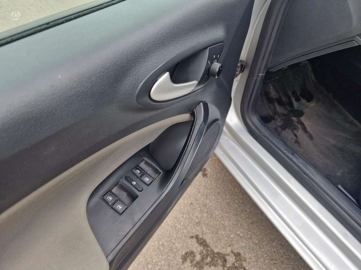 Seat Ibiza 2015 — photo 13