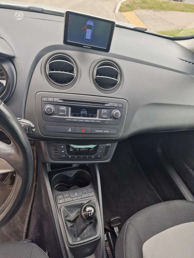 Seat Ibiza 2015 — photo 17