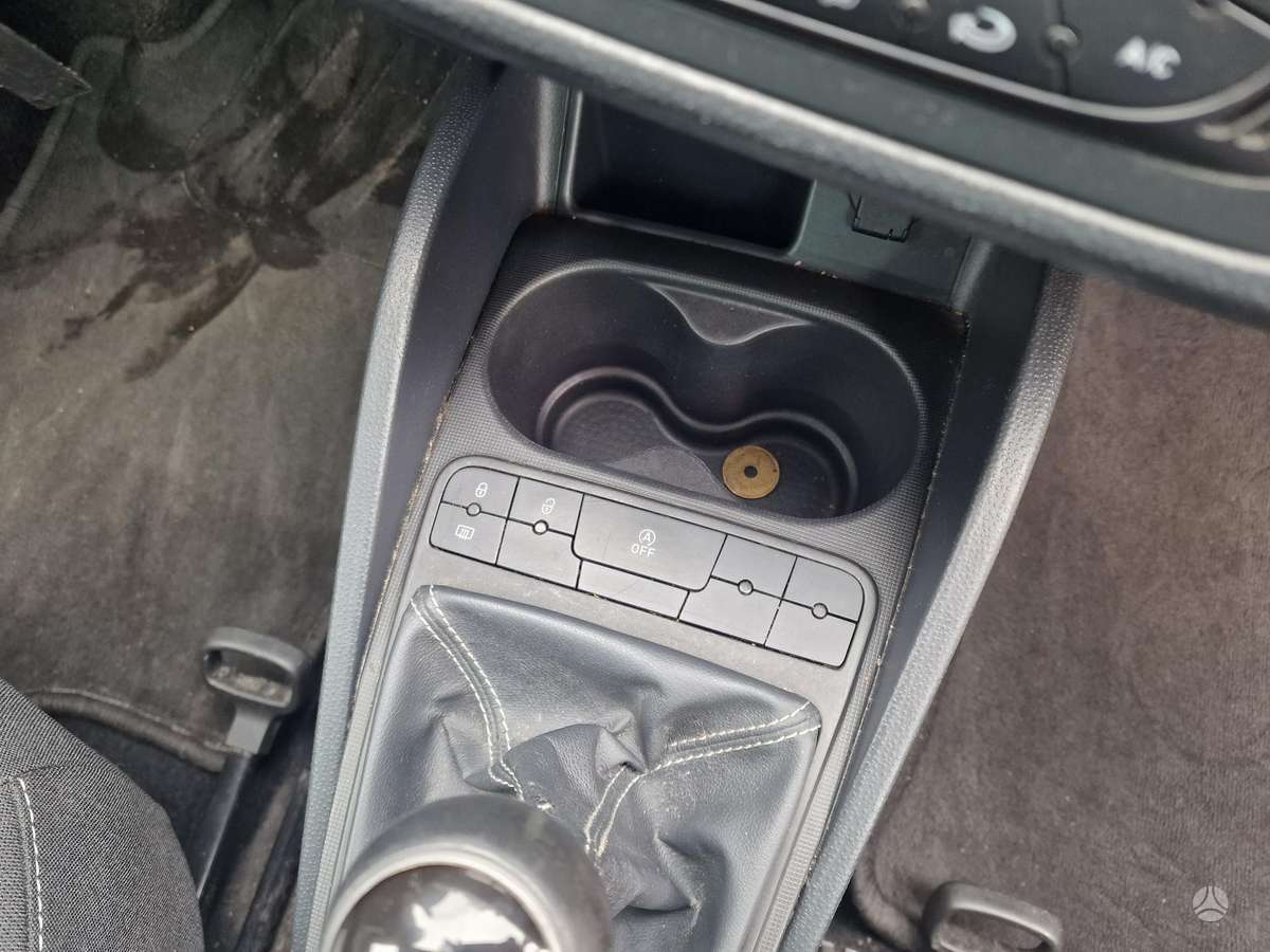 Seat Ibiza 2015 — photo 19