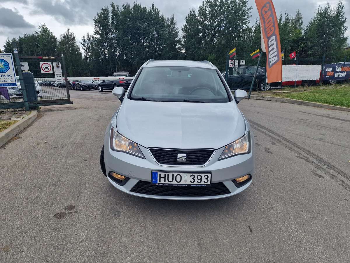 Seat Ibiza 2015 — rear view