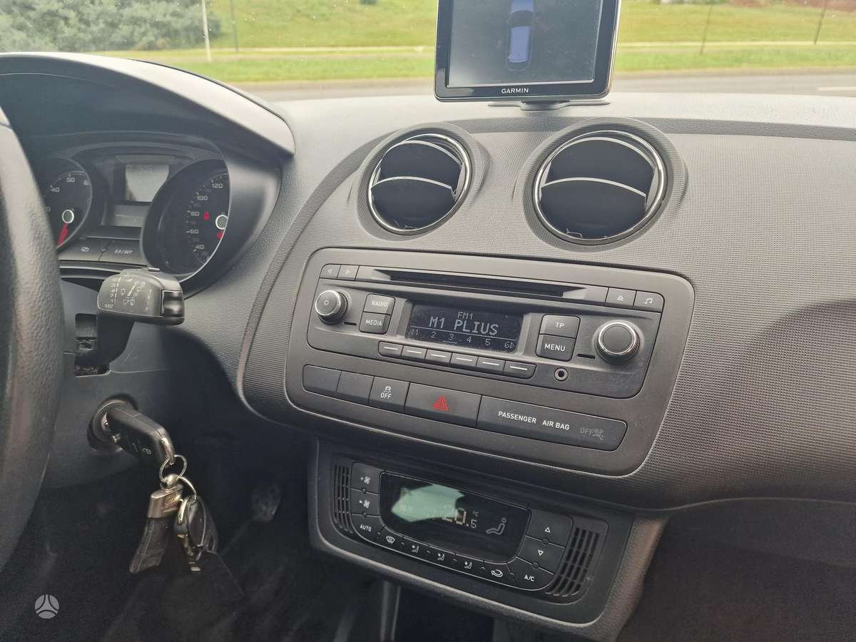 Seat Ibiza 2015 — photo 20