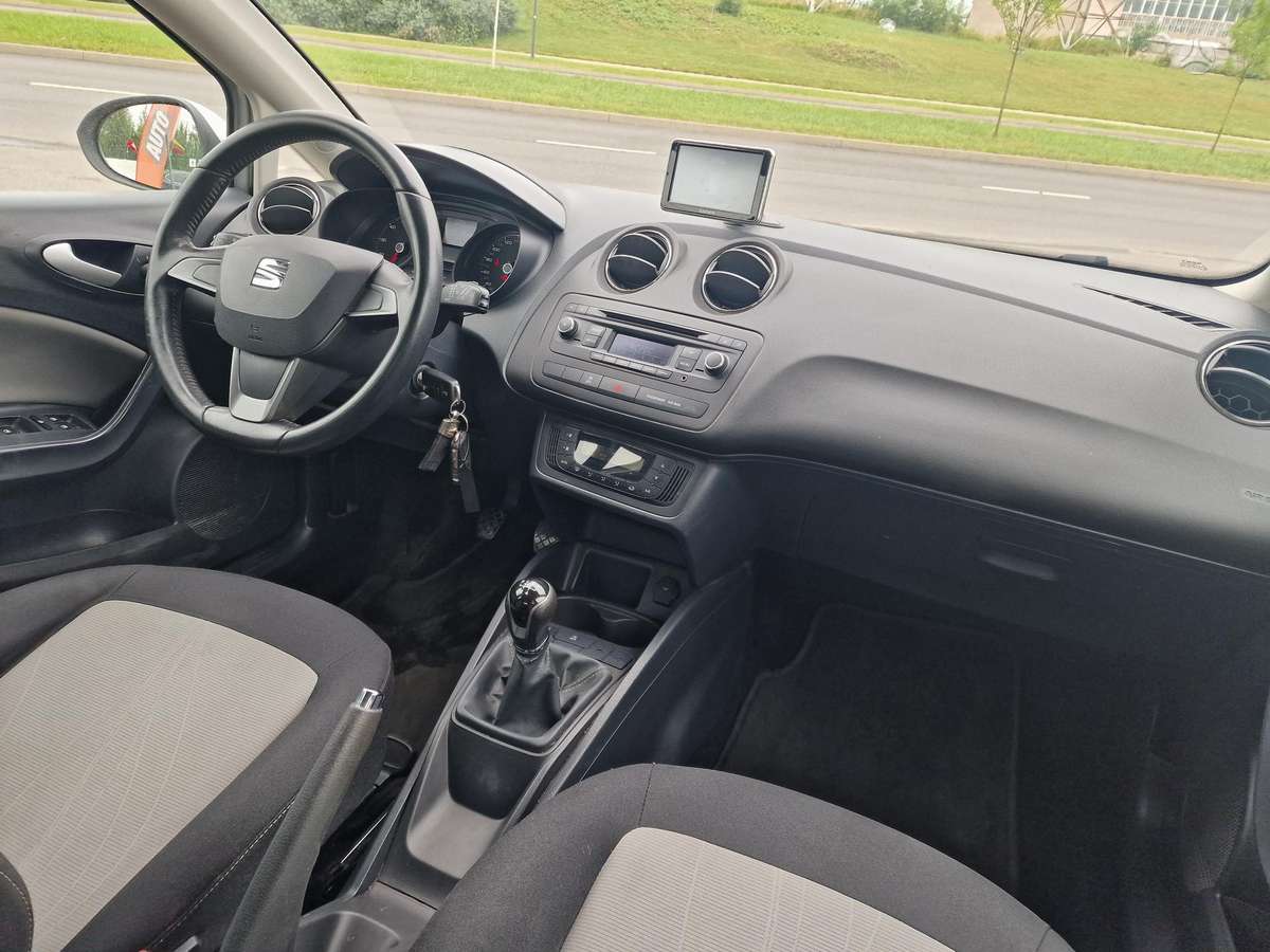 Seat Ibiza 2015 — photo 21