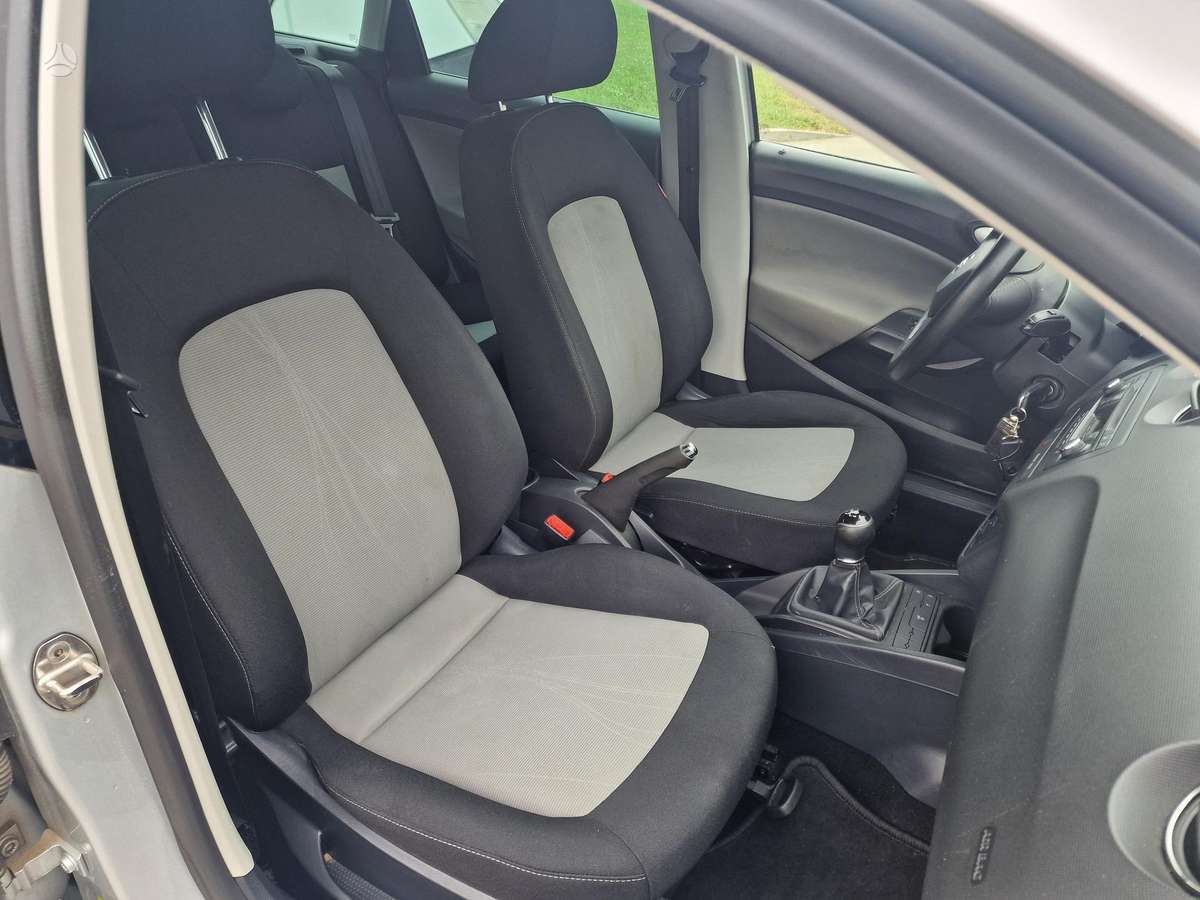 Seat Ibiza 2015 — photo 23