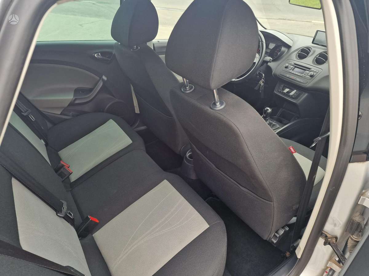 Seat Ibiza 2015 — photo 25