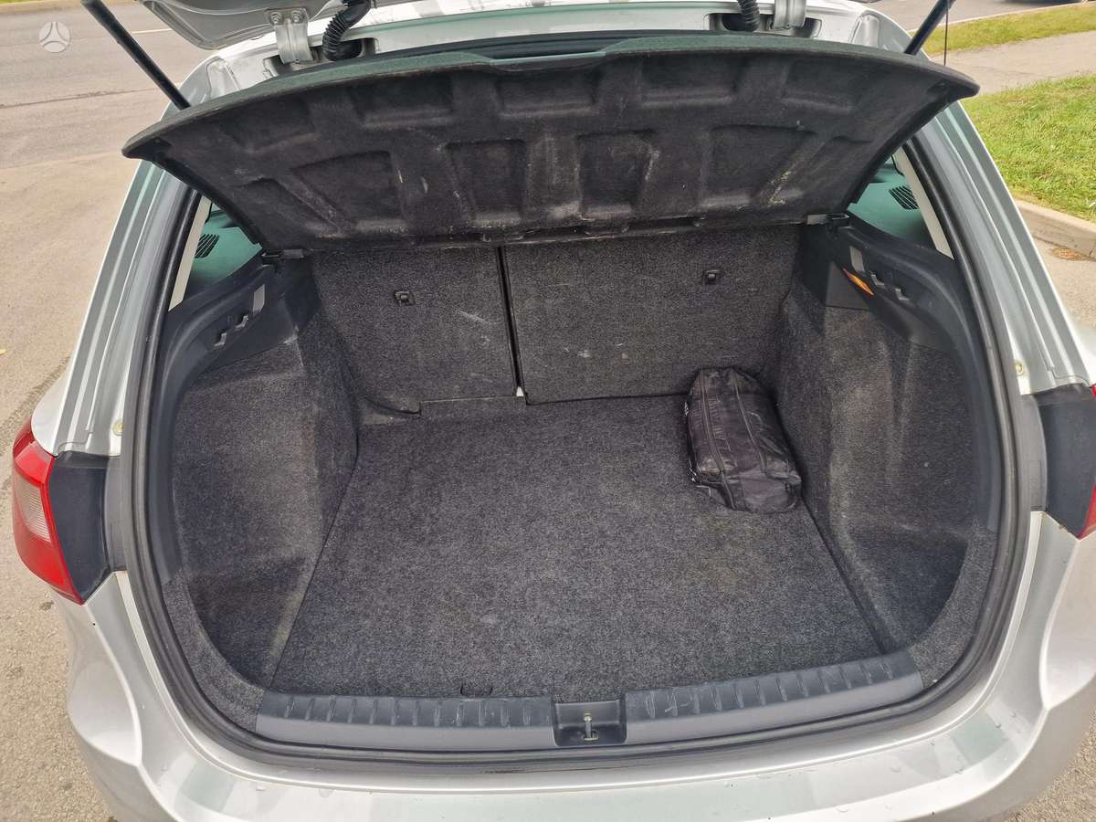 Seat Ibiza 2015 — photo 26