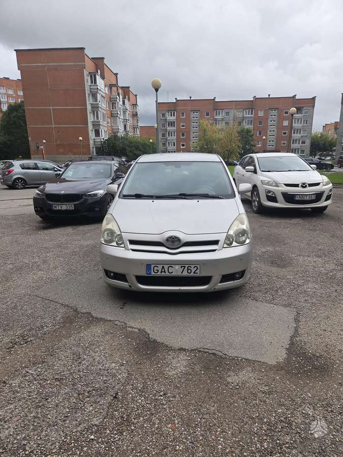 Toyota Corolla 2007 — вигляд ззаду