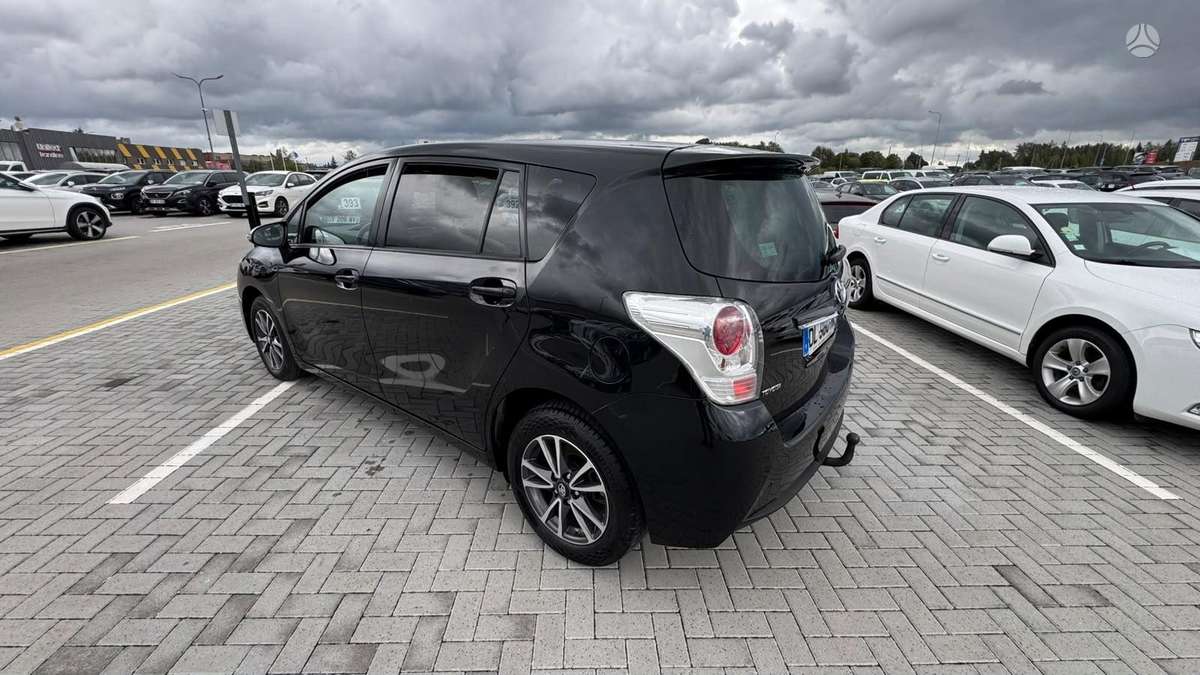 Toyota Verso 2014 — engine 1598 cm³, 111 HP (82kW)