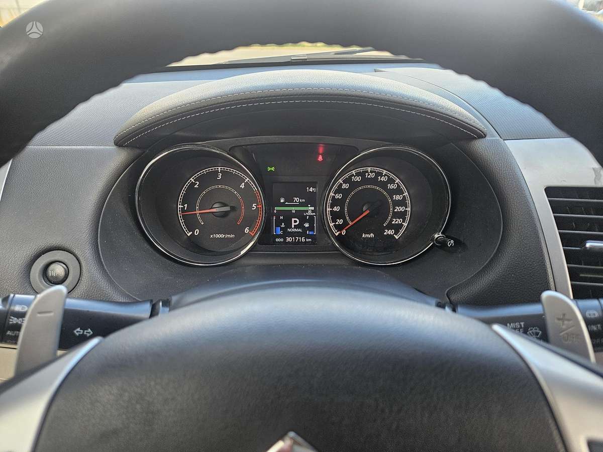 Citroen C-Crosser 2010 — photo 10