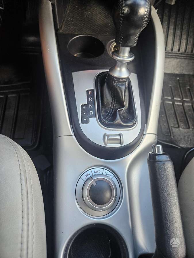 Citroen C-Crosser 2010 — photo 11