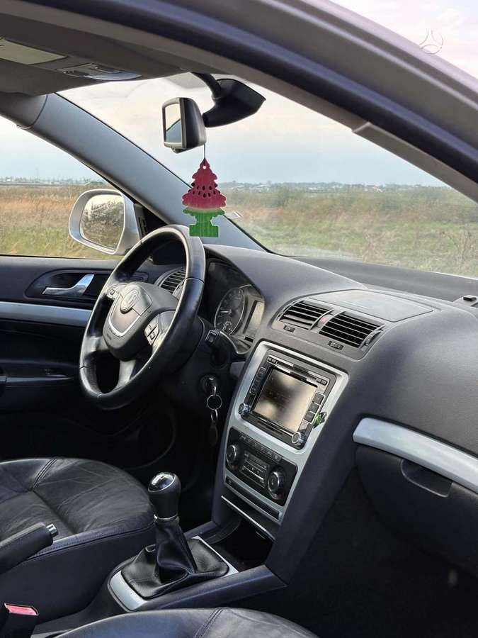 Skoda Octavia 2010 — photo 9