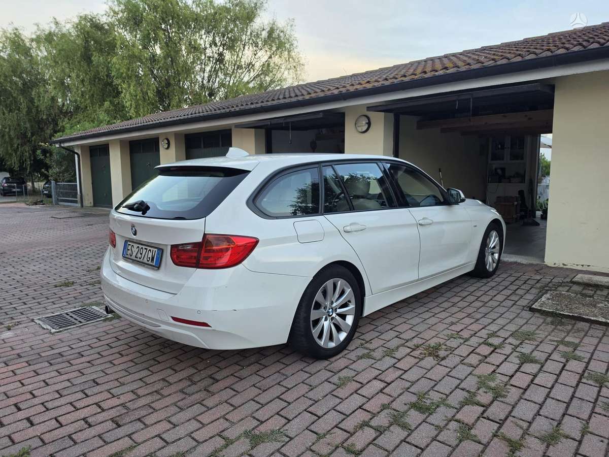 BMW 316 2013 — вигляд ззаду
