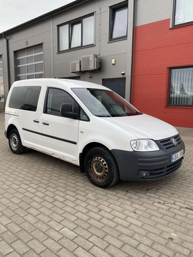 Volkswagen Caddy 2010 — rear view