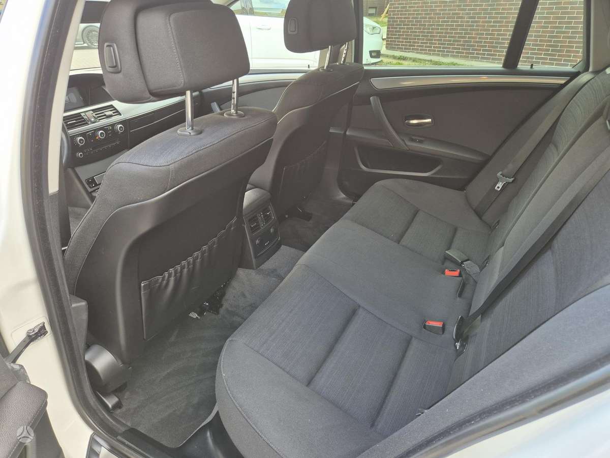 BMW 520 2010 — photo 10
