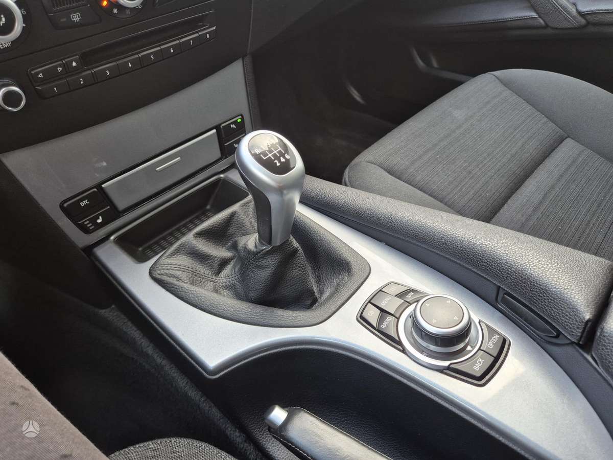 BMW 520 2010 — photo 14