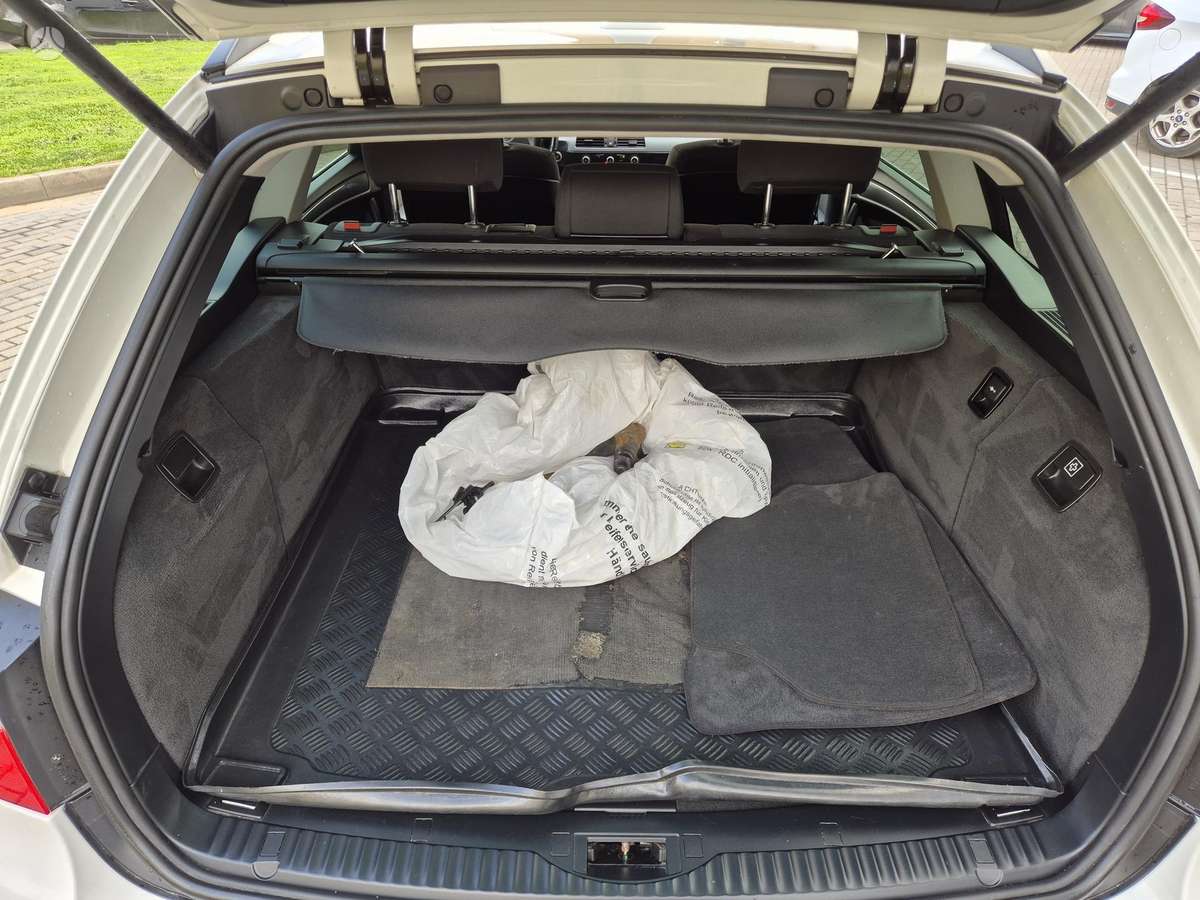 BMW 520 2010 — photo 15