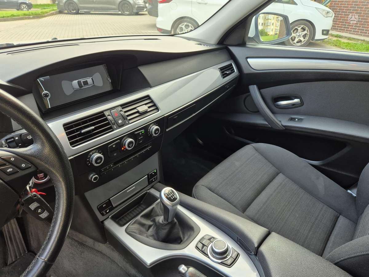 BMW 520 2010 — photo 6