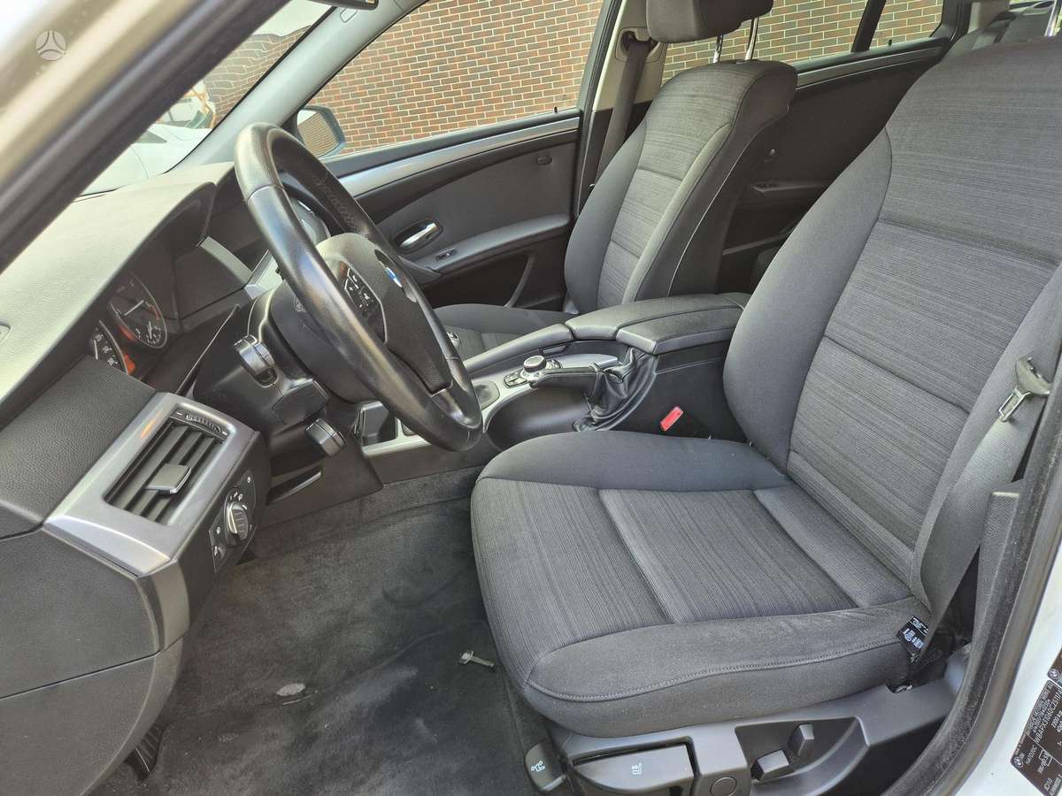 BMW 520 2010 — photo 8