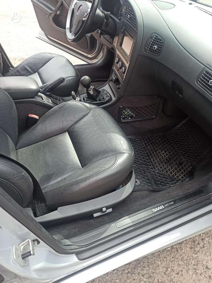 Saab 9-5 2009 — photo 12