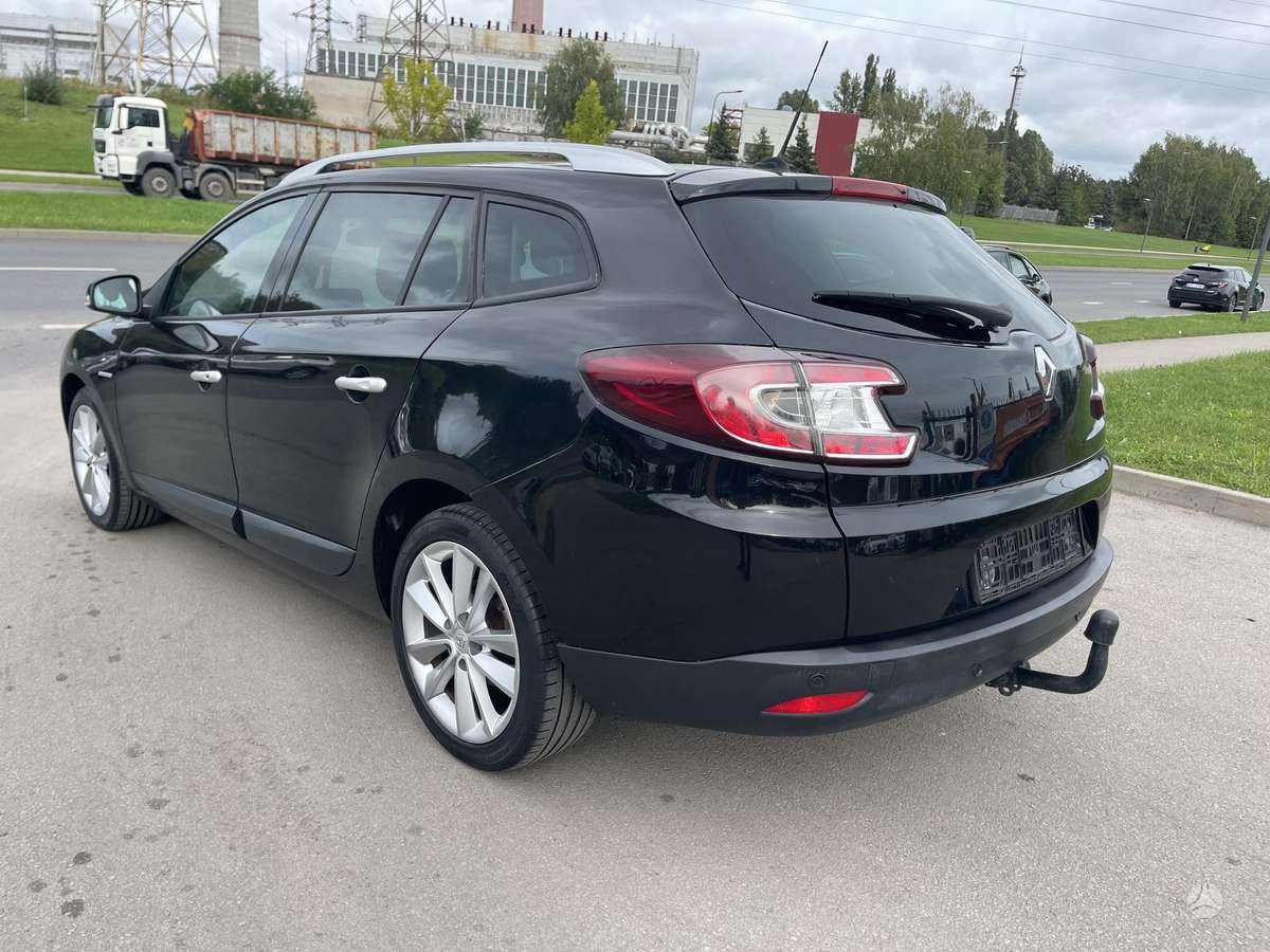 Renault Megane 2011 — photo 11