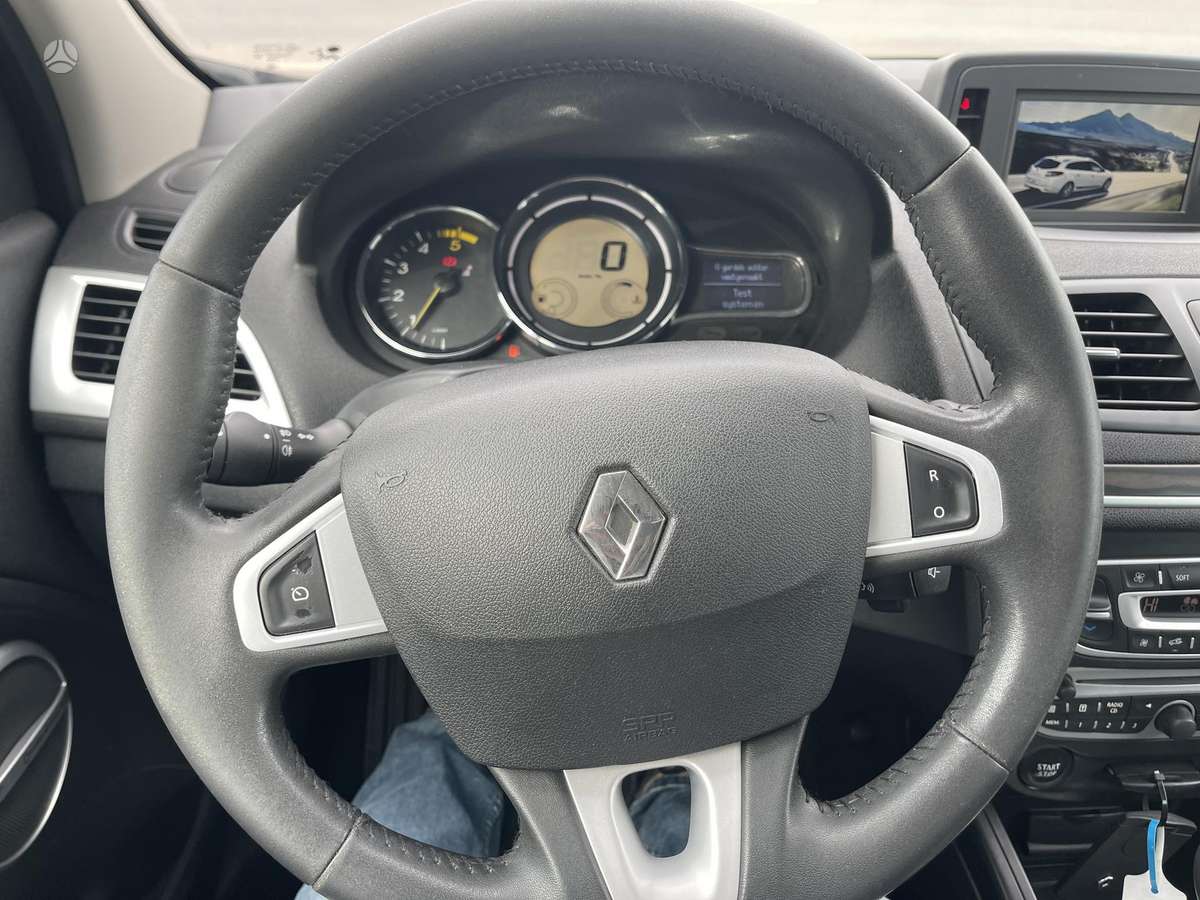 Renault Megane 2011 — photo 19