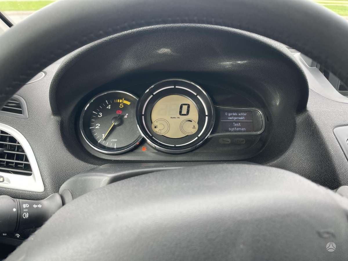 Renault Megane 2011 — photo 20
