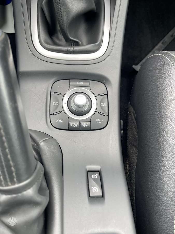 Renault Megane 2011 — photo 23