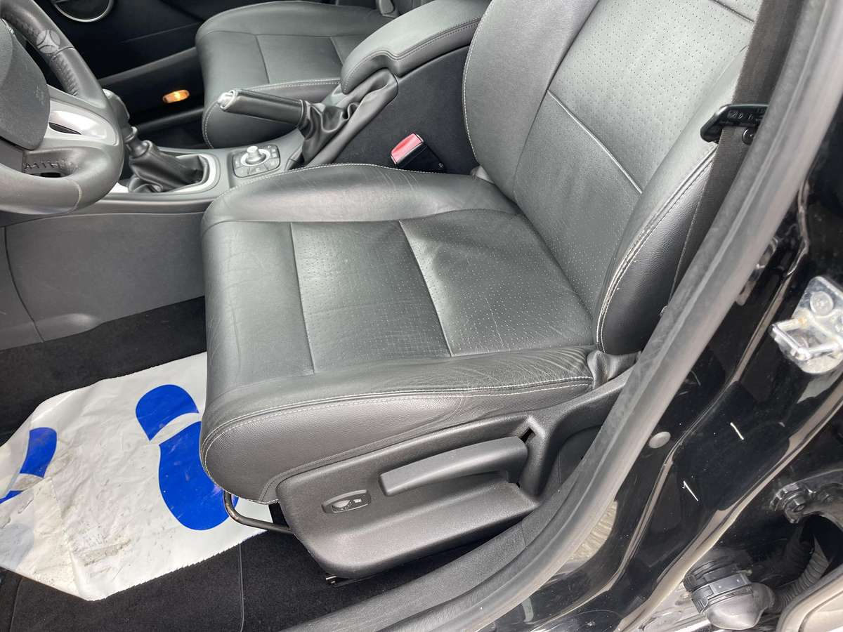 Renault Megane 2011 — photo 24