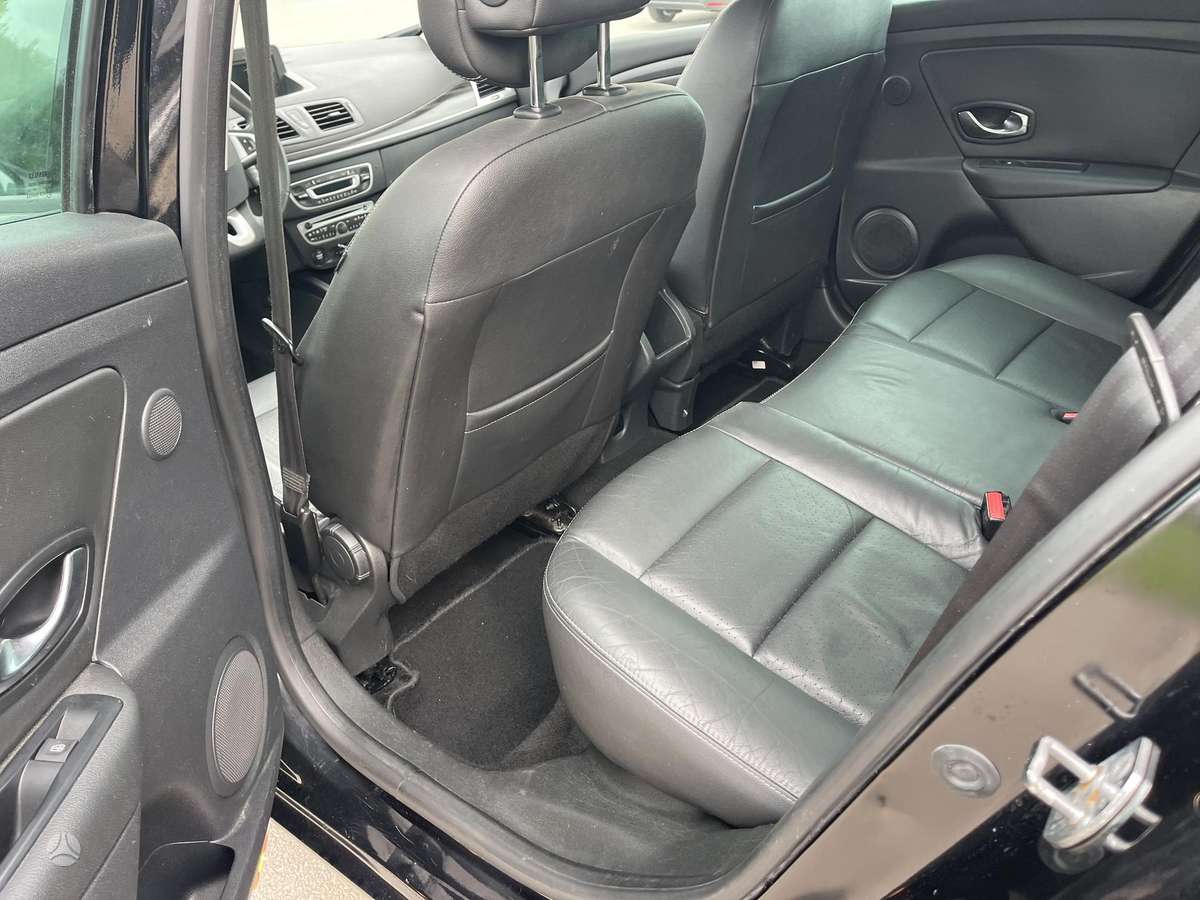 Renault Megane 2011 — photo 25