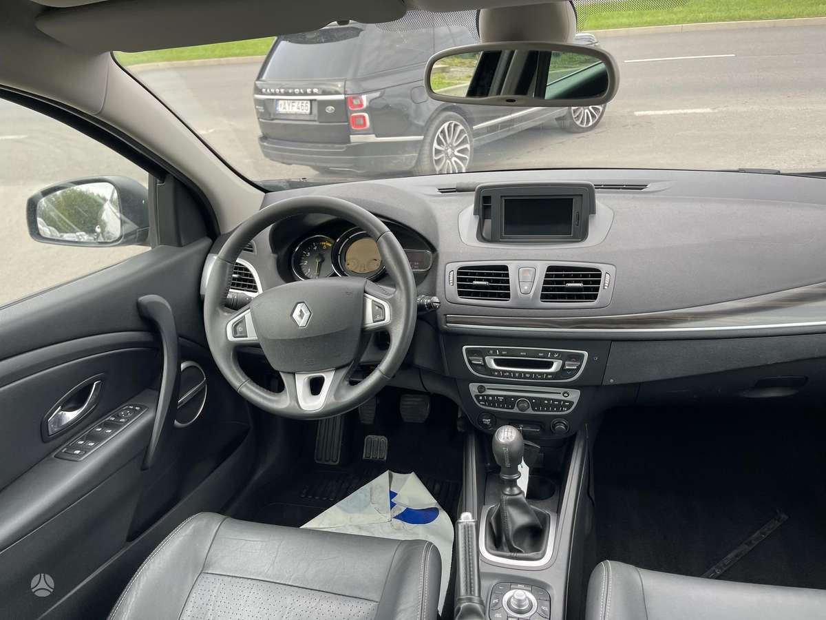 Renault Megane 2011 — photo 26