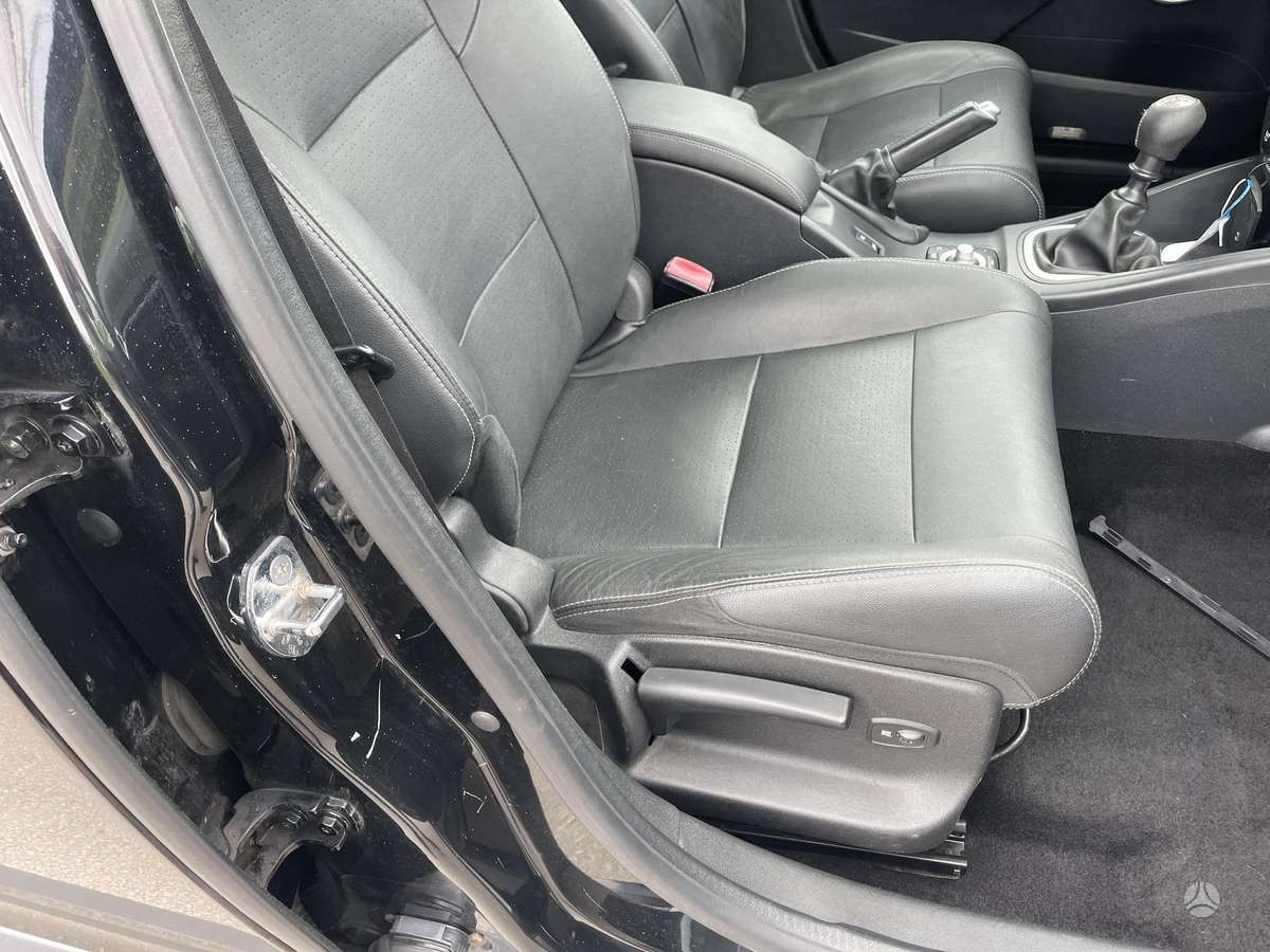 Renault Megane 2011 — photo 28