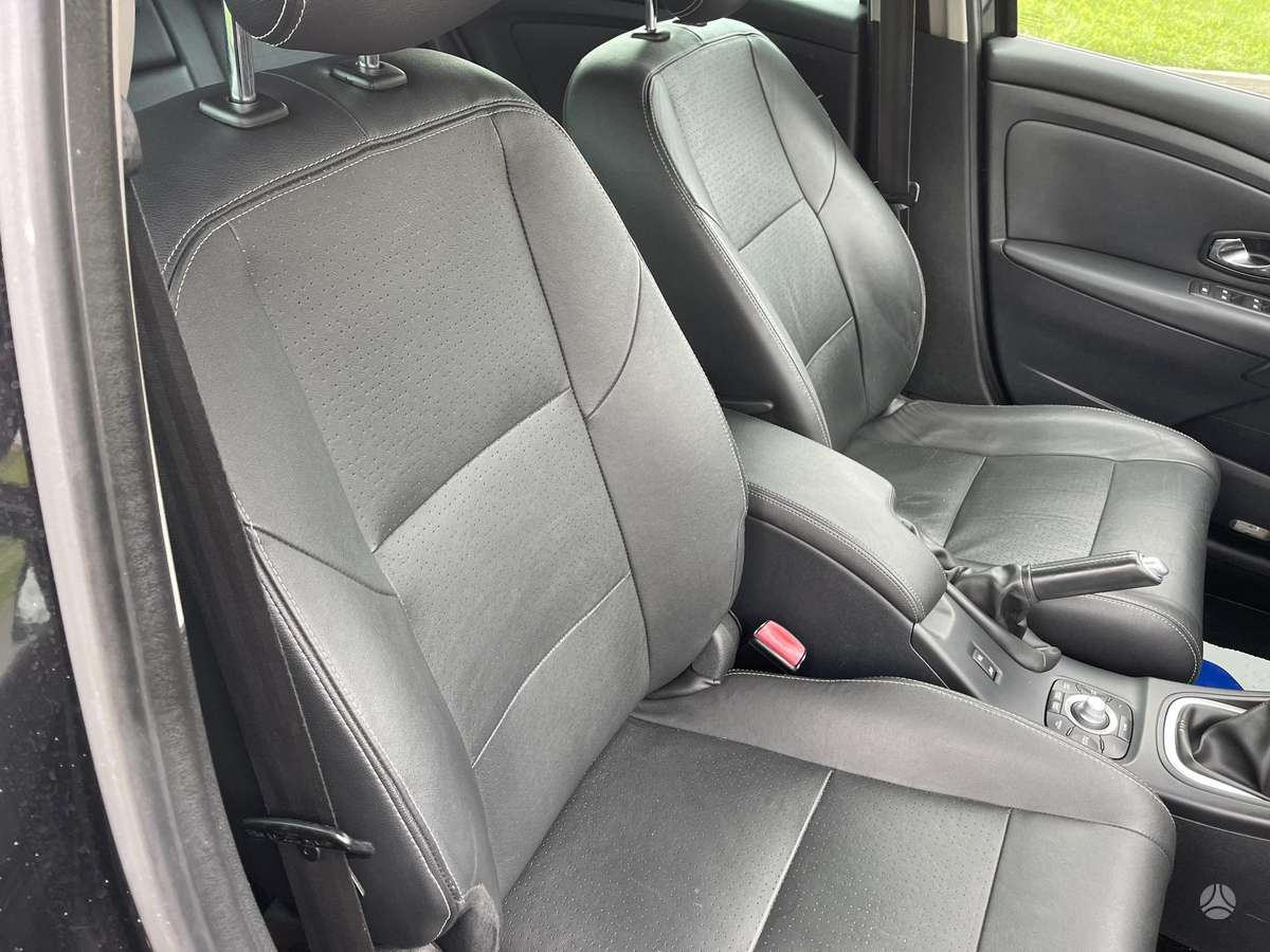 Renault Megane 2011 — photo 29