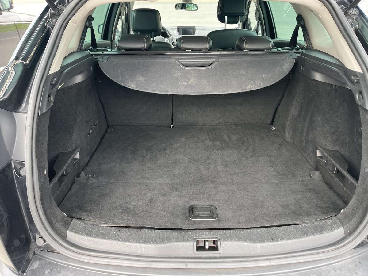 Renault Megane 2011 — photo 31
