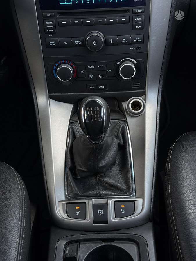 Chevrolet Captiva 2012 — photo 16