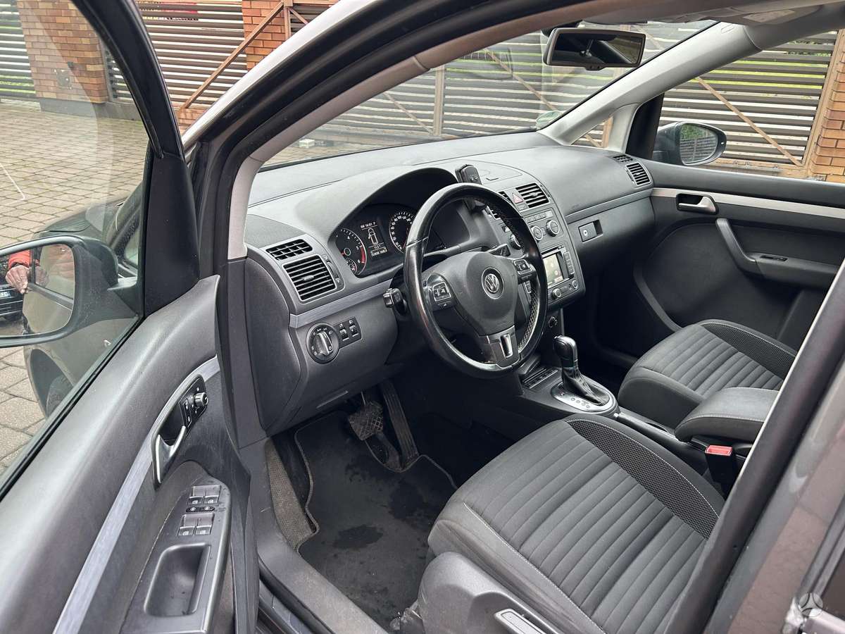 Volkswagen Touran 2015 — photo 10