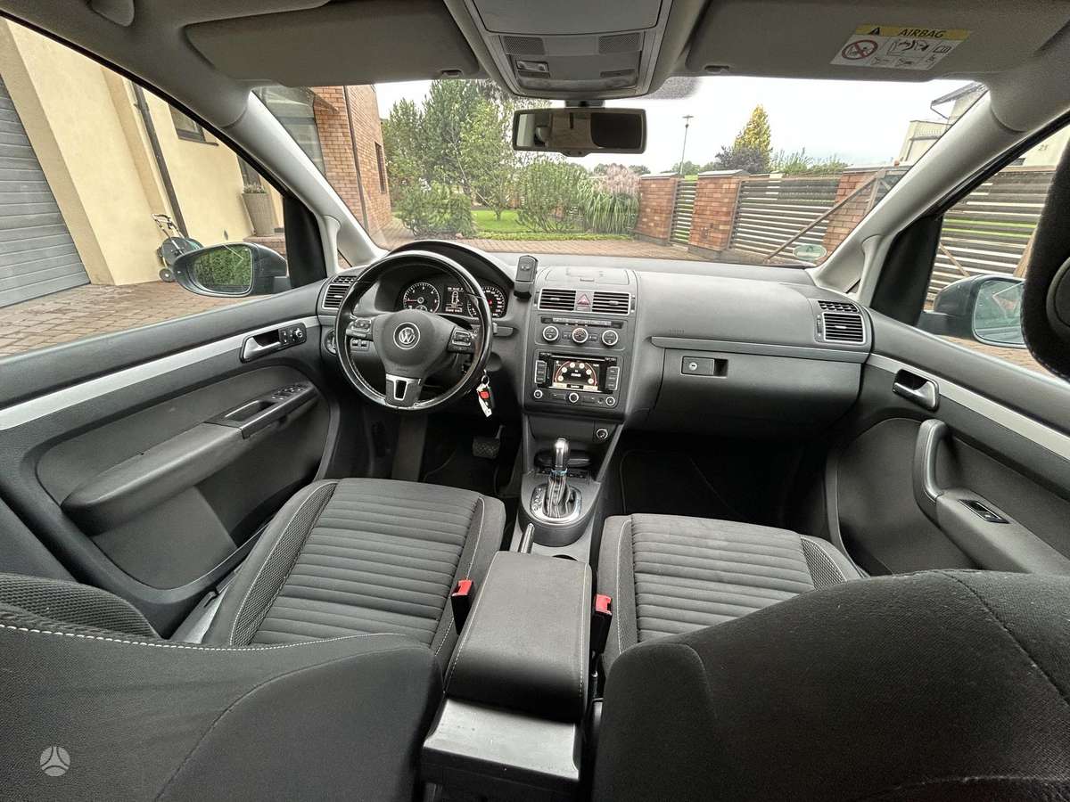 Volkswagen Touran 2015 — photo 12