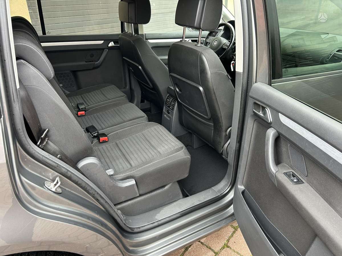 Volkswagen Touran 2015 — photo 13
