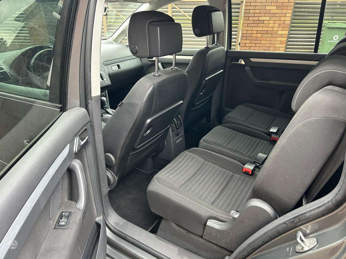 Volkswagen Touran 2015 — photo 14