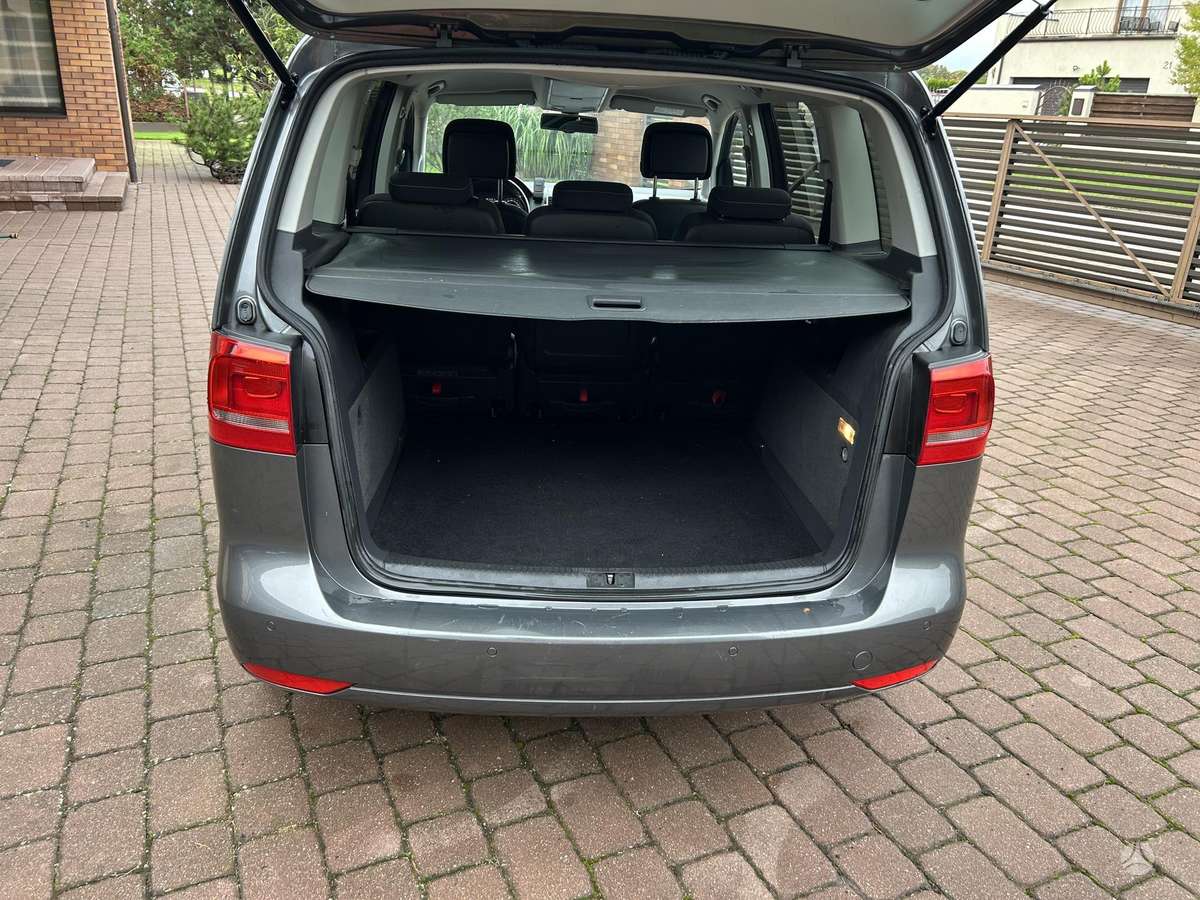 Volkswagen Touran 2015 — photo 16