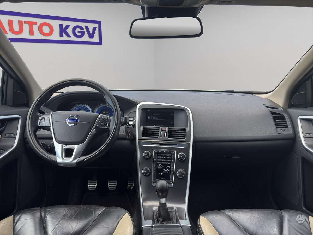 Volvo XC60 2012 — photo 12