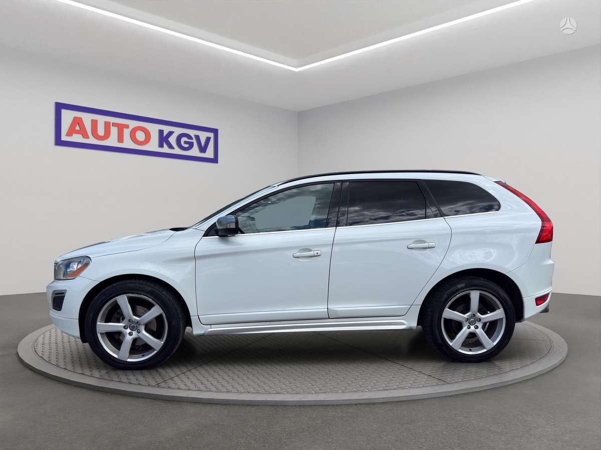 Volvo XC60 2012 — rear view