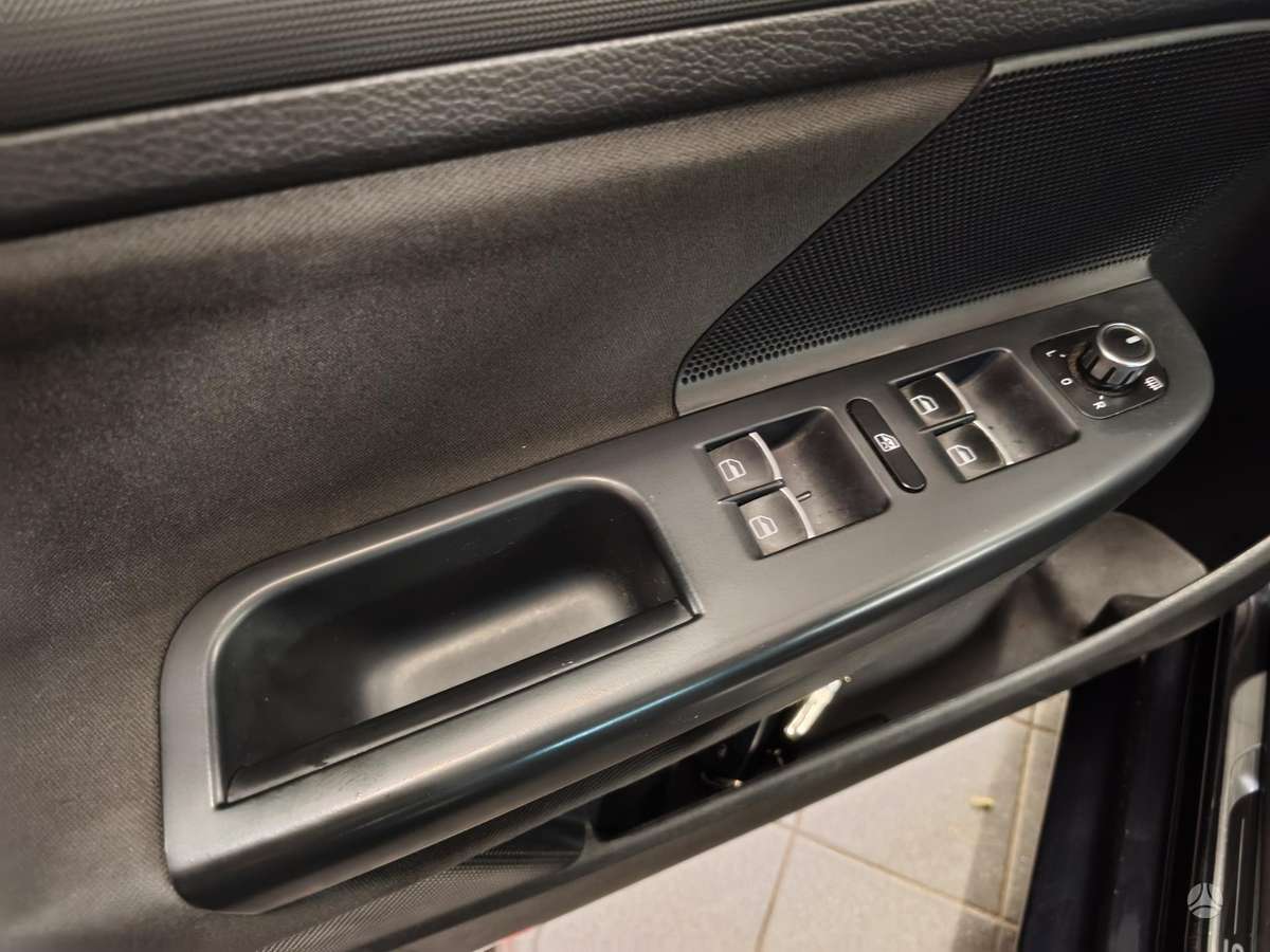 Volkswagen Golf 2012 — photo 10