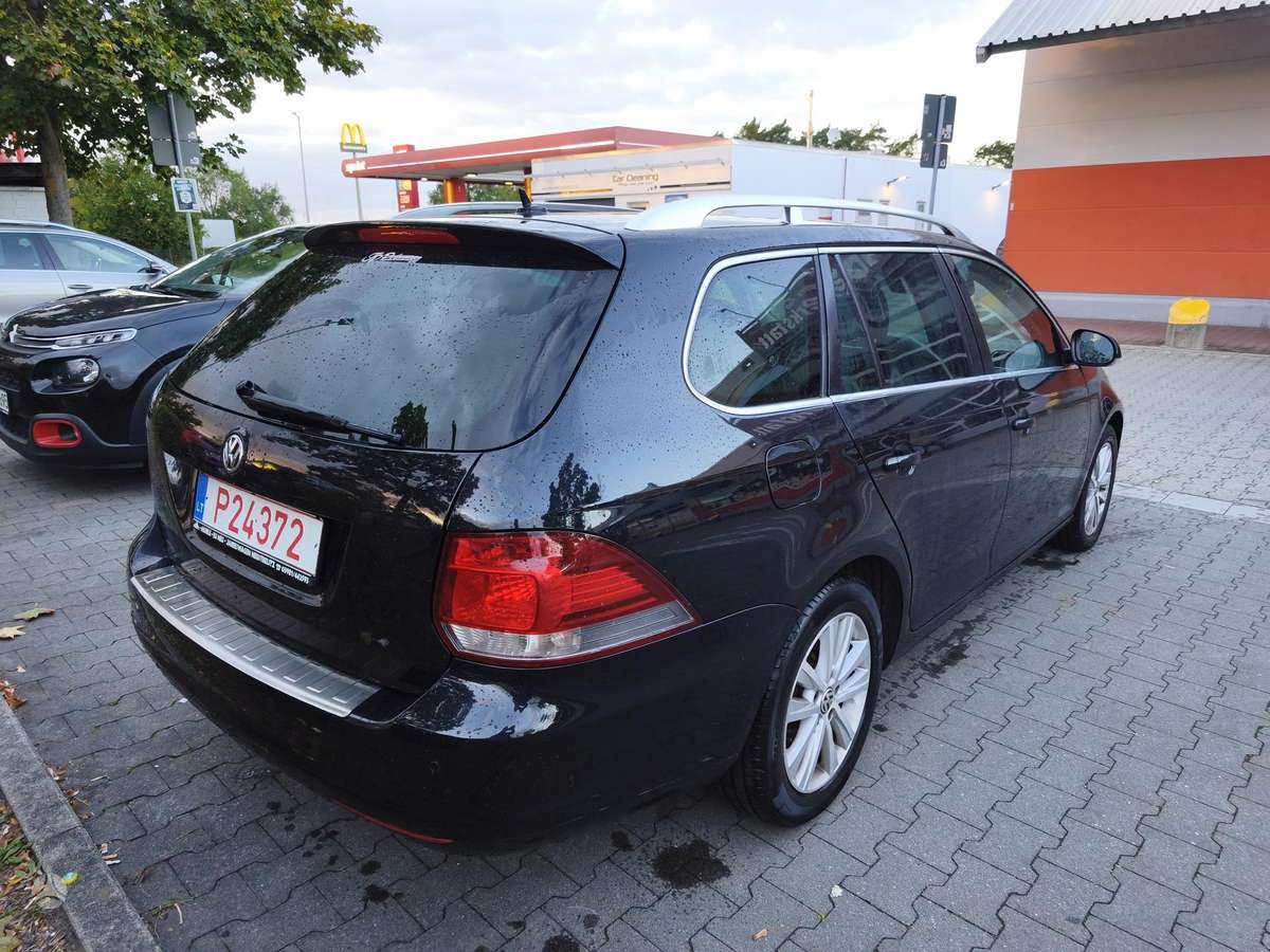 Volkswagen Golf 2012 — interior