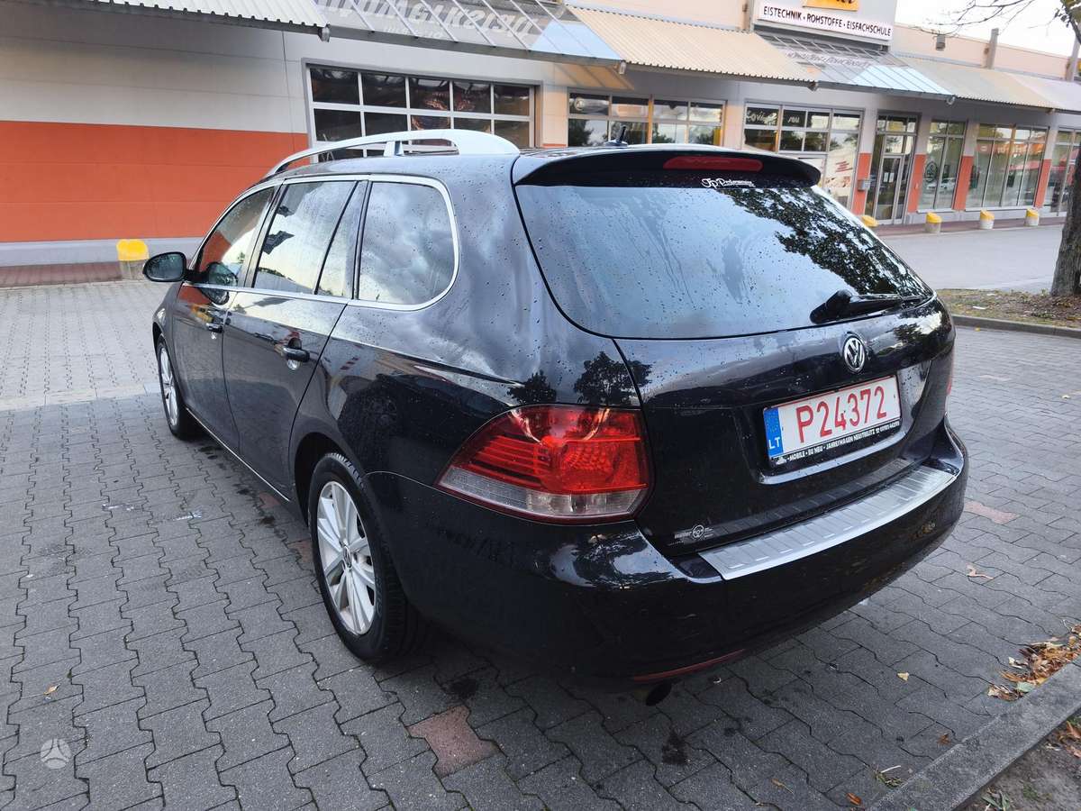 Volkswagen Golf 2012 — engine 1598 cm³, 105 HP (77kW)