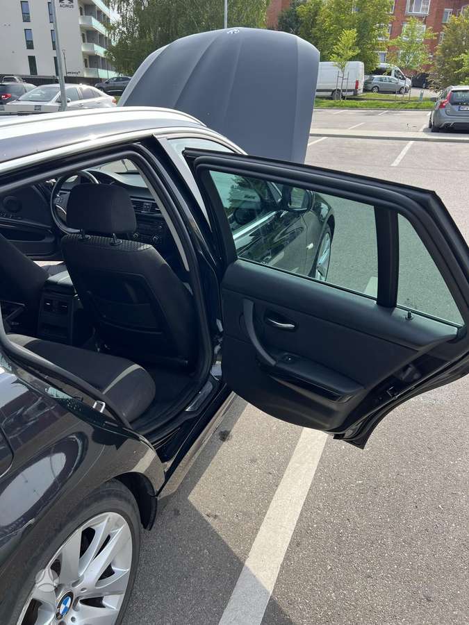 BMW 320 2011 — photo 14