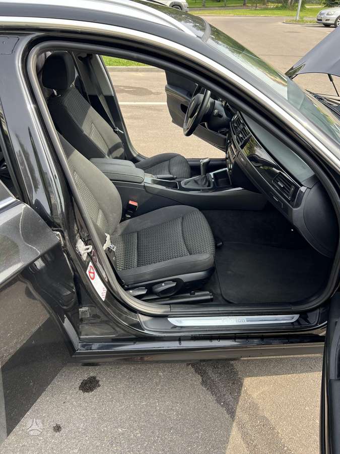 BMW 320 2011 — photo 15