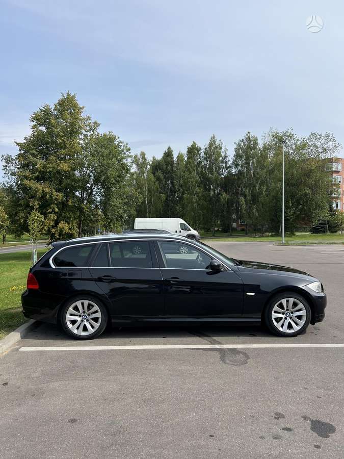BMW 320 2011 — photo 6