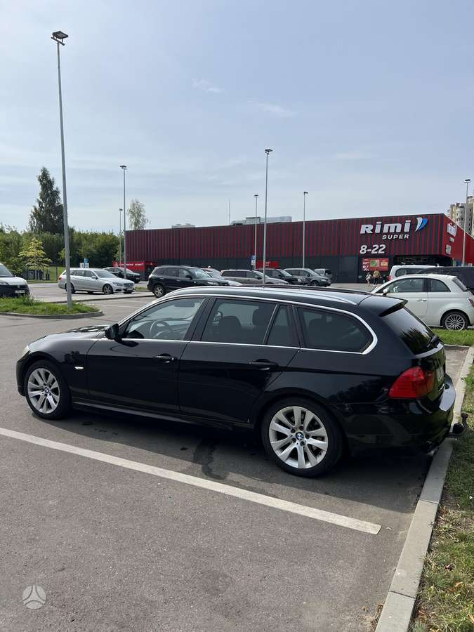 BMW 320 2011 — photo 7